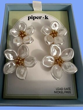 piper•k White Pearl Floral Drop Earrings